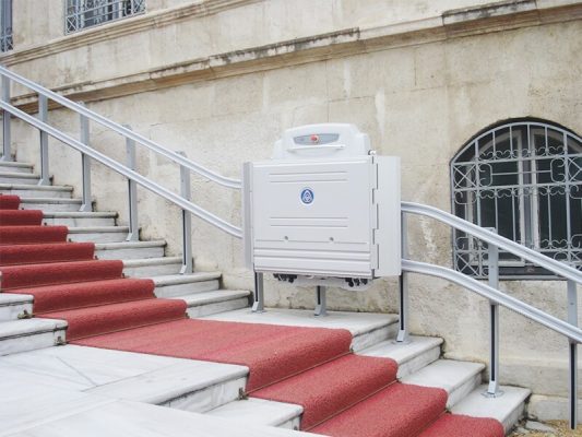 Kavisli Tip Engelli Merdiven Asansörü