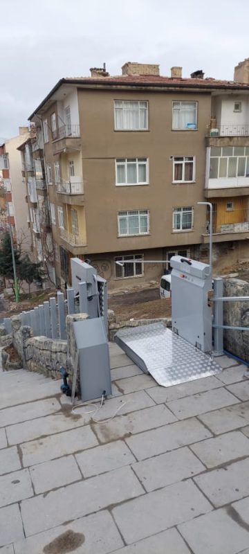 Batman Engelli Asansörü