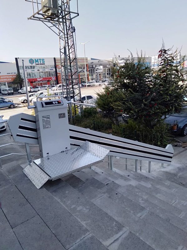 Aksaray Engelli Asansörü