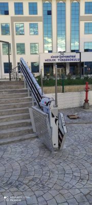 "Engelleri aşmak, sadece bir adım atmakla değil, o adımı herkes için atmakla başlar."